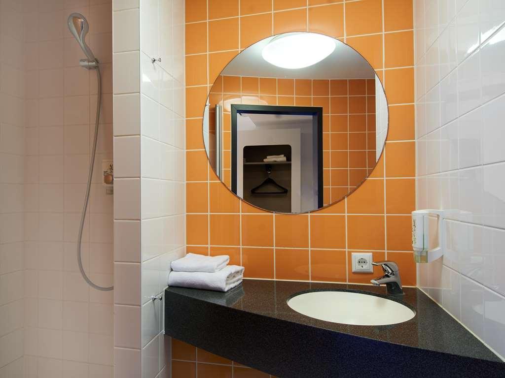 B&B Hotel Frankfurt-Nord 프랑크푸르트 객실 사진